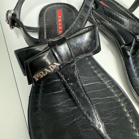 Black Prada patent leather bow flat sandals - Picture 5 of 5